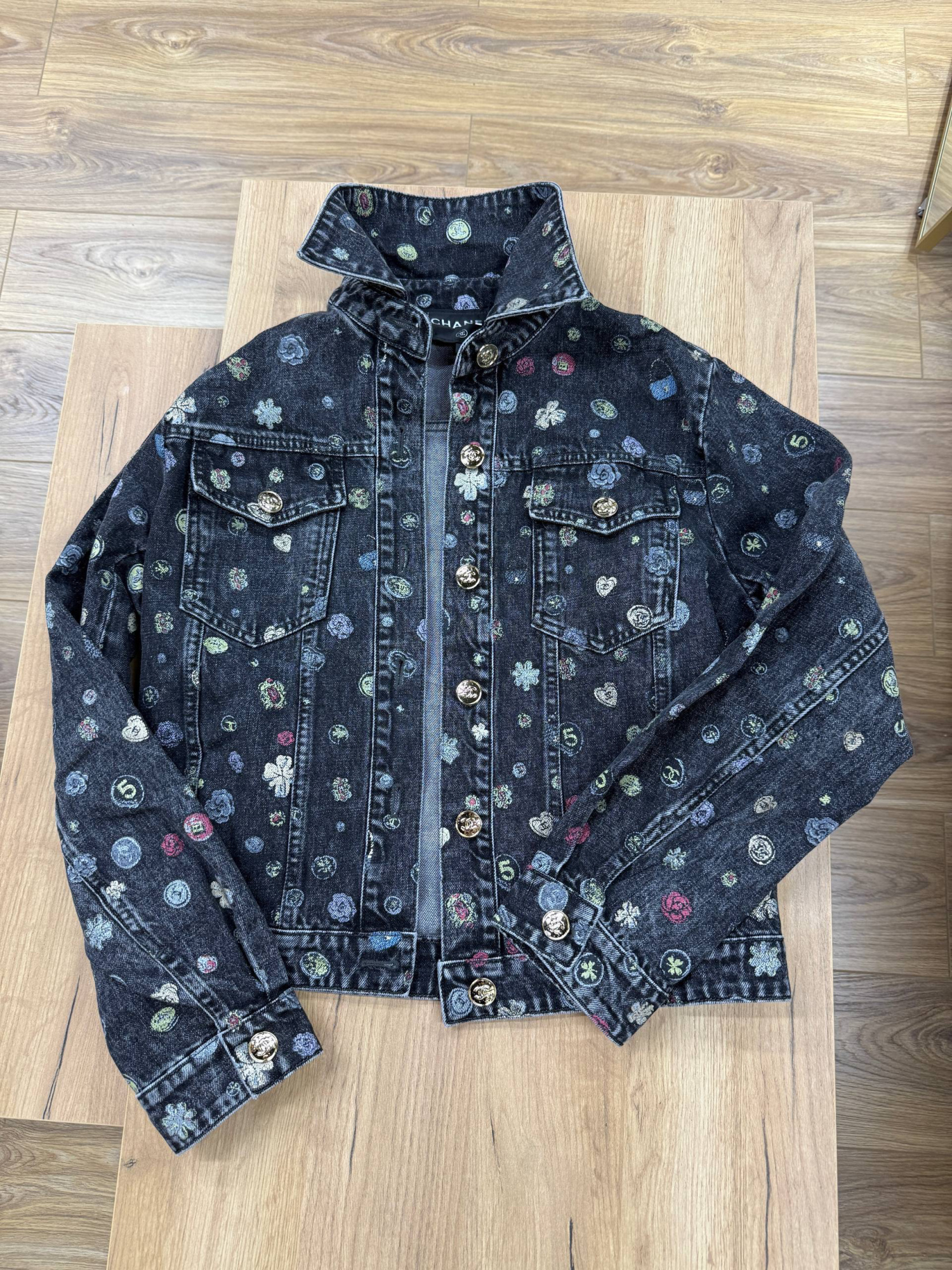 КУРТКА ДЖИНСОВКА CHANEL детальное фото
