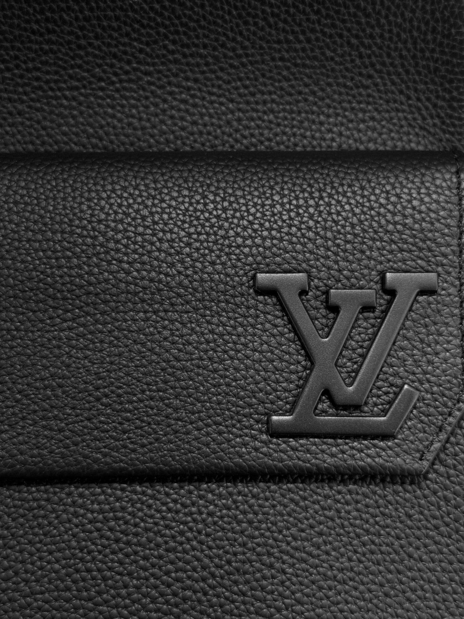МУЖСКАЯ СУМКА СЛИНГ LOUIS VUITTON детальное фото