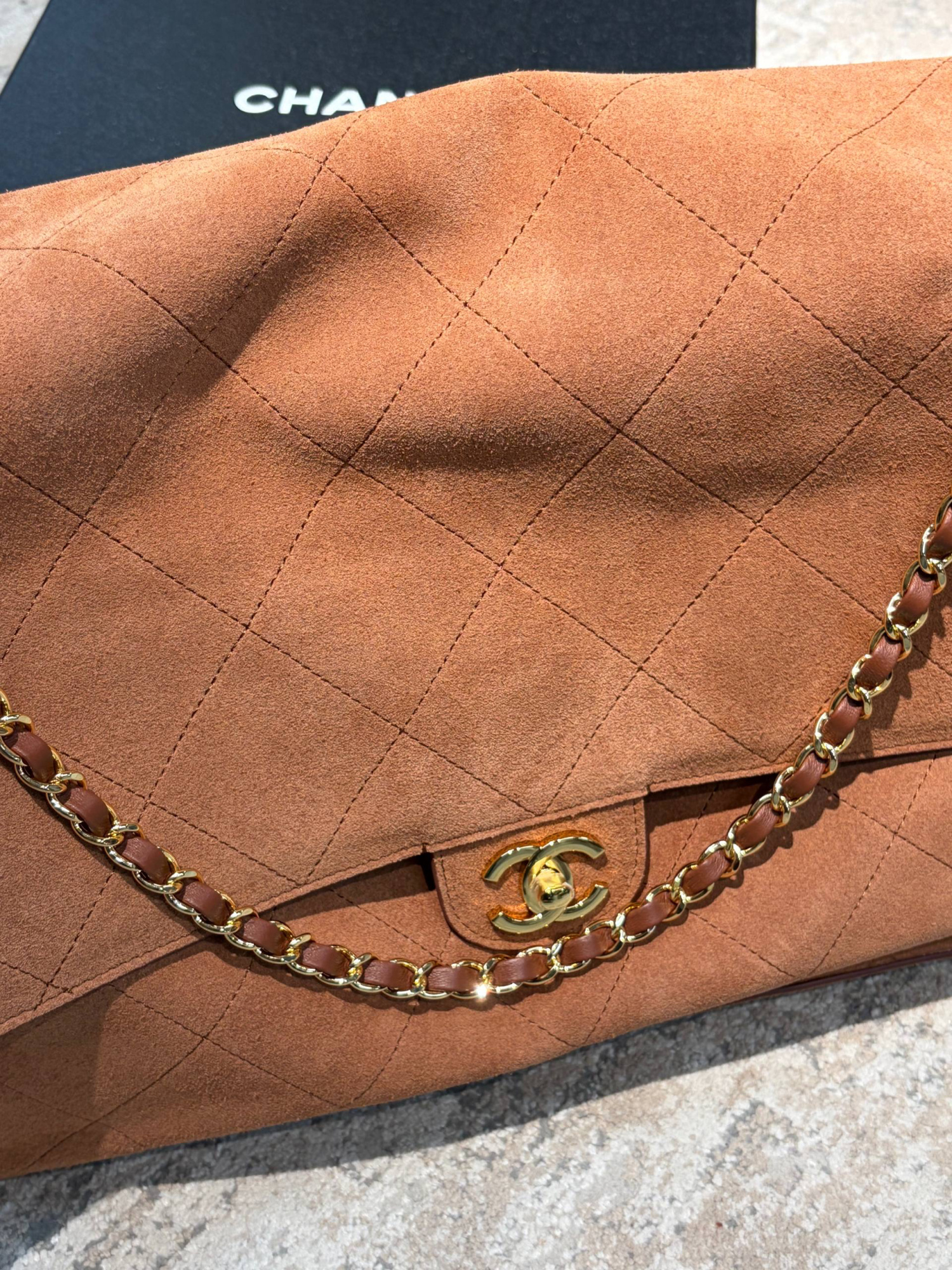 СУМКА CHANEL MAXI FLAP детальное фото