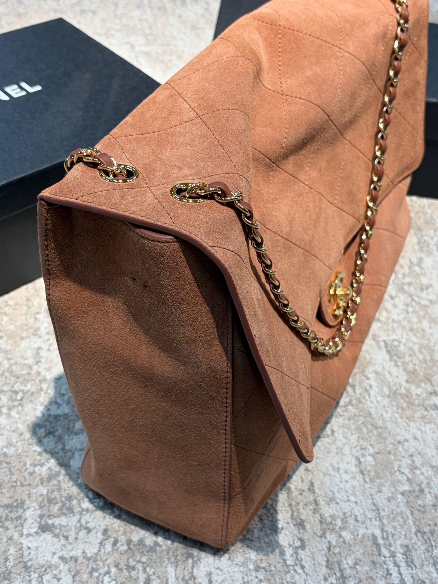 СУМКА CHANEL MAXI FLAP детальное фото