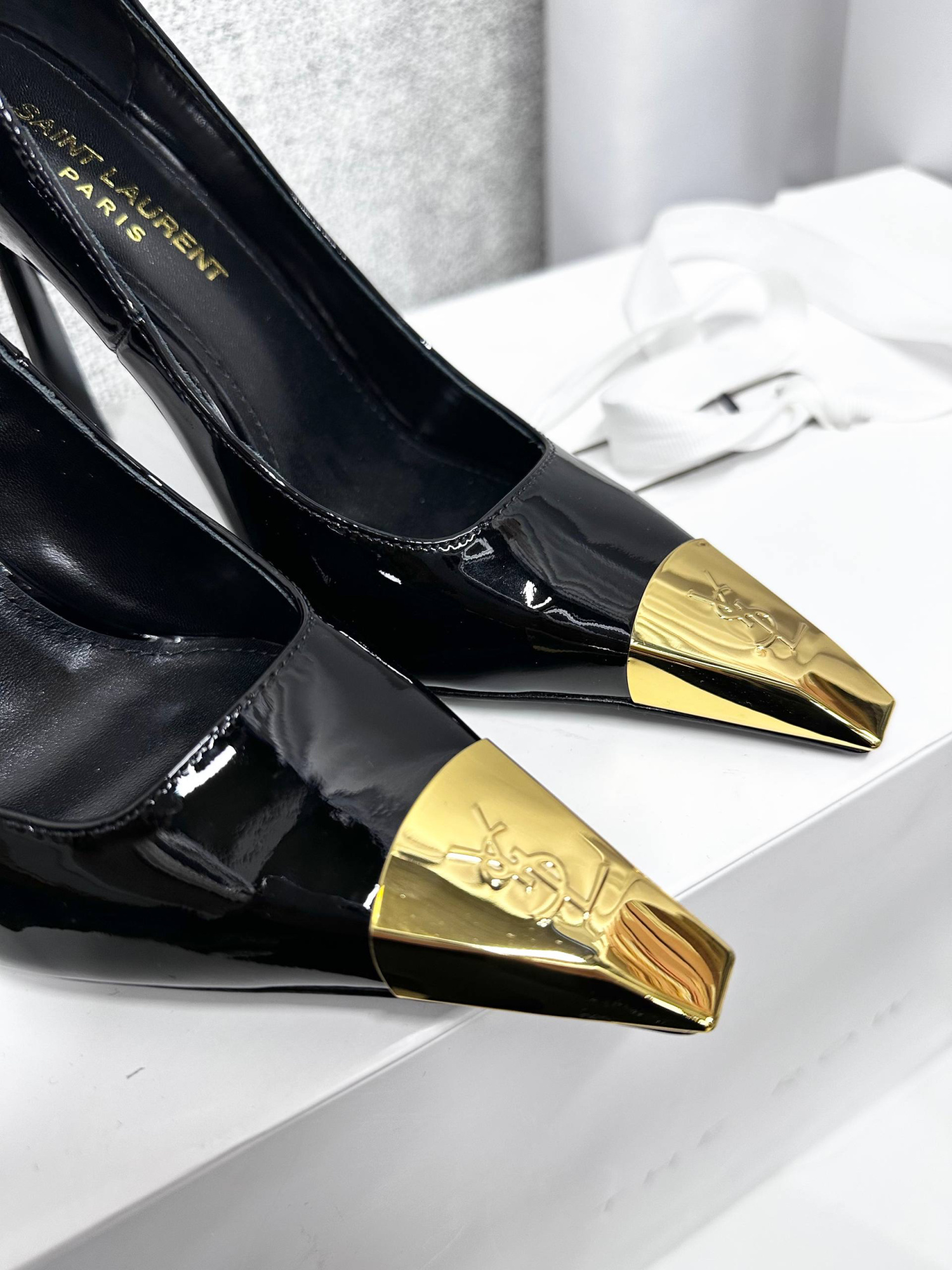 ТУФЛИ SAINT LAURENT детальное фото