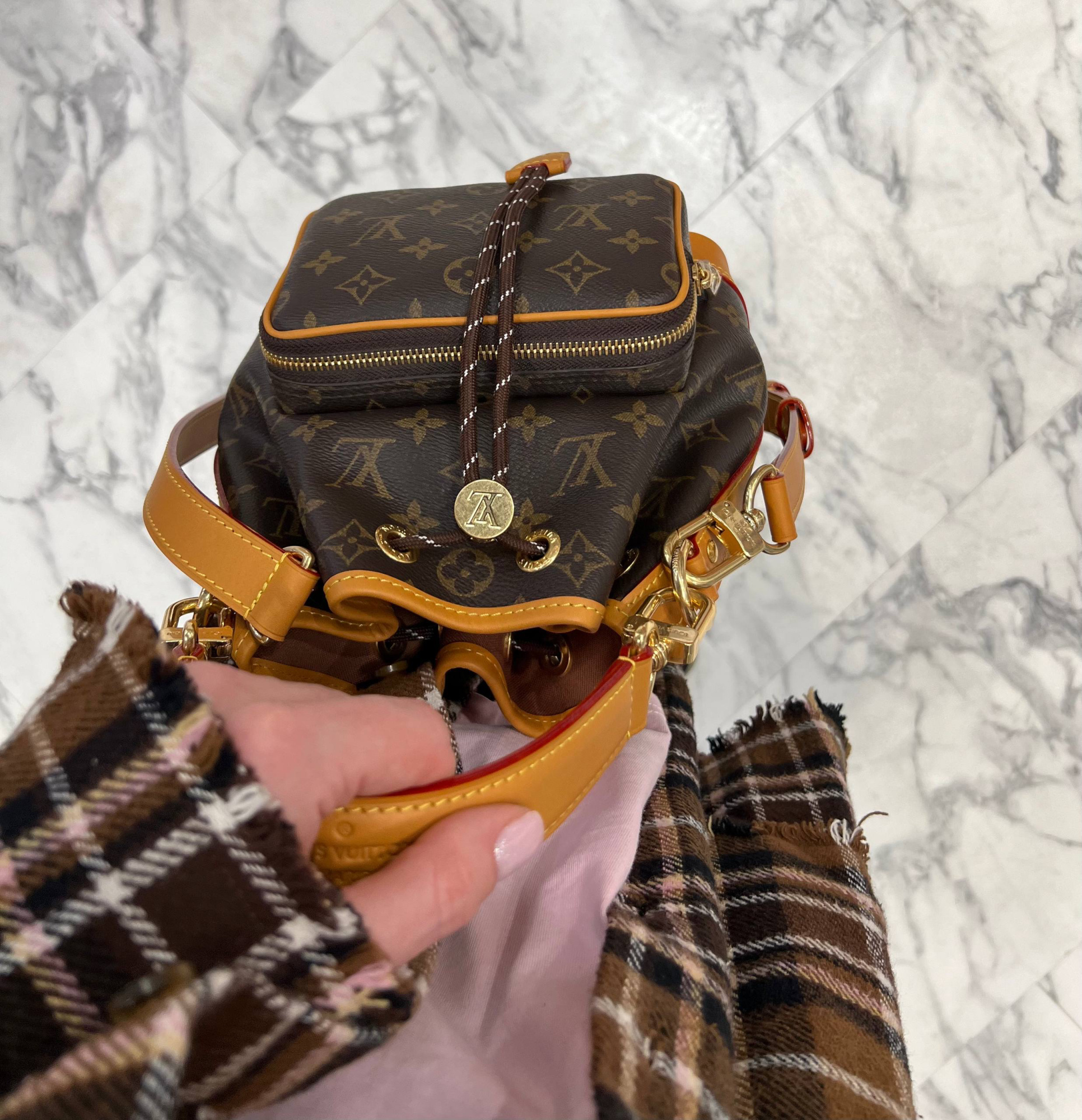 РЮКЗАК LOUIS VUITTON детальное фото