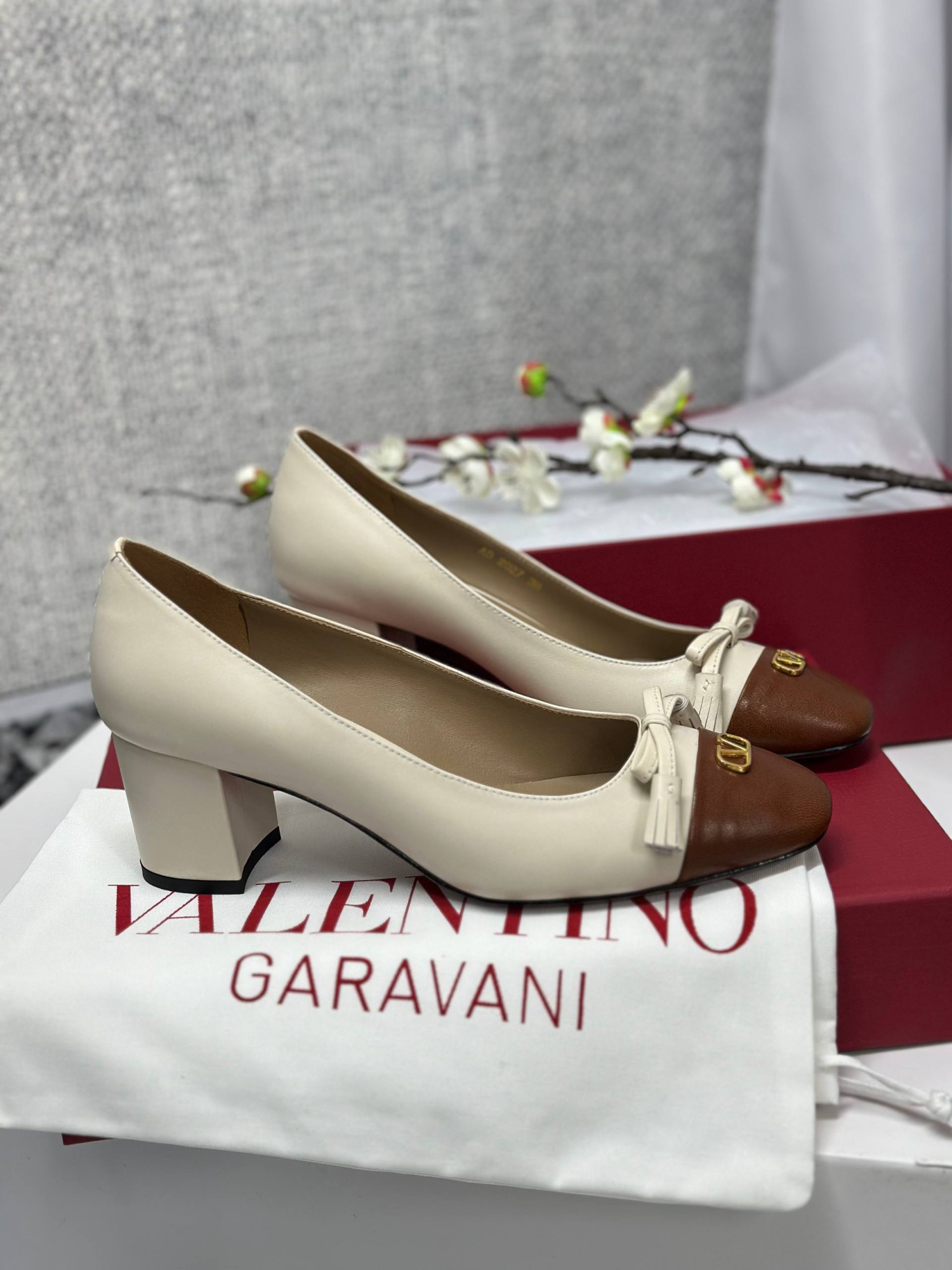 ТУФЛИ VALENTINO детальное фото