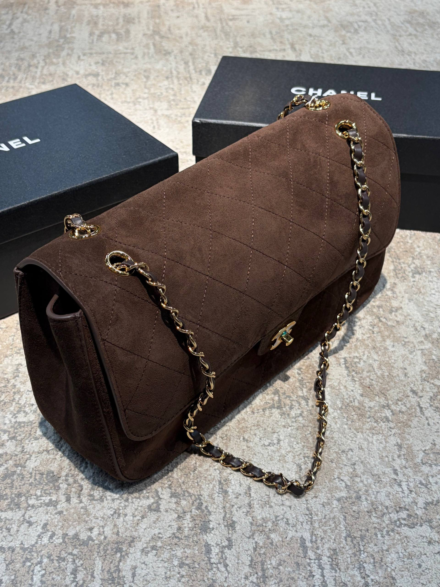 СУМКА CHANEL MAXI FLAP детальное фото