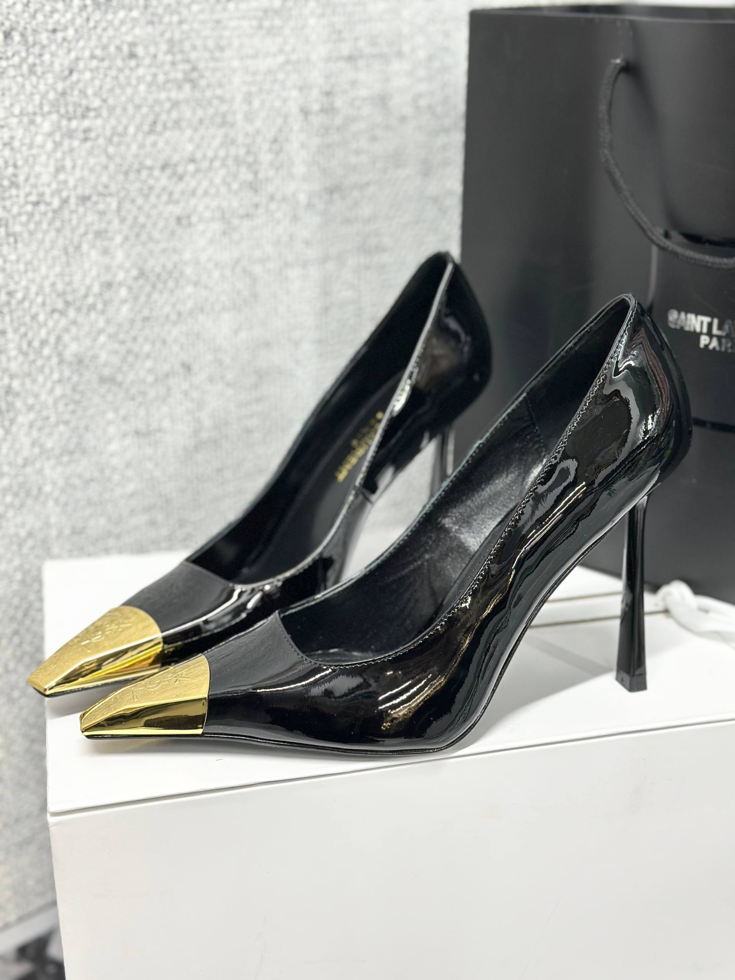 ТУФЛИ SAINT LAURENT детальное фото