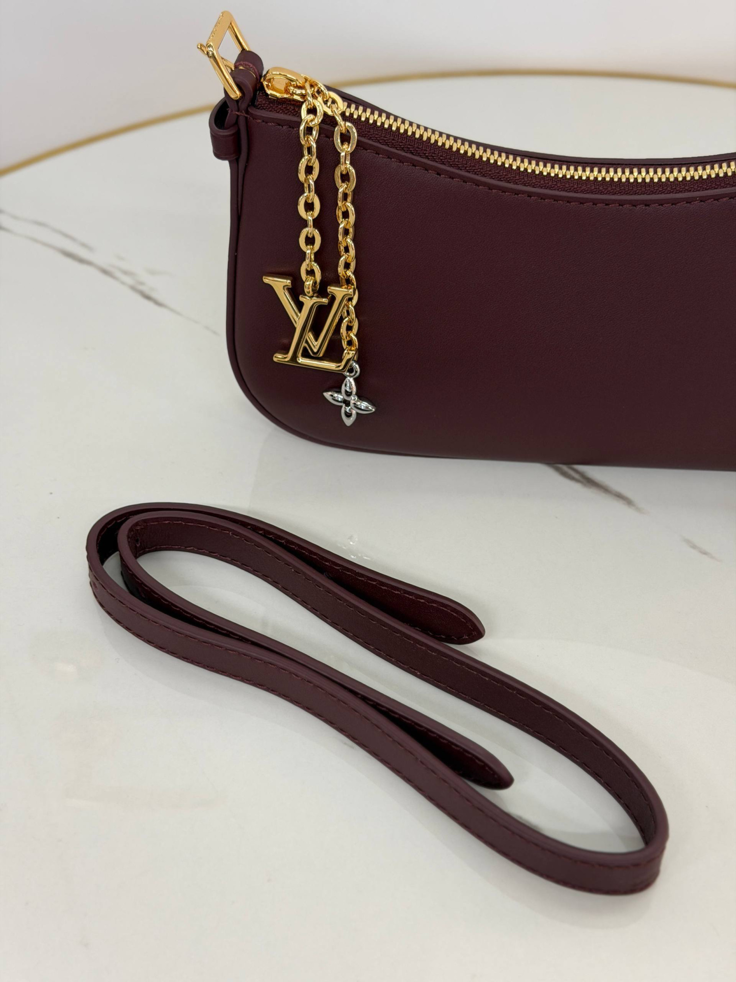 СУМКА LOUIS VUITTON детальное фото