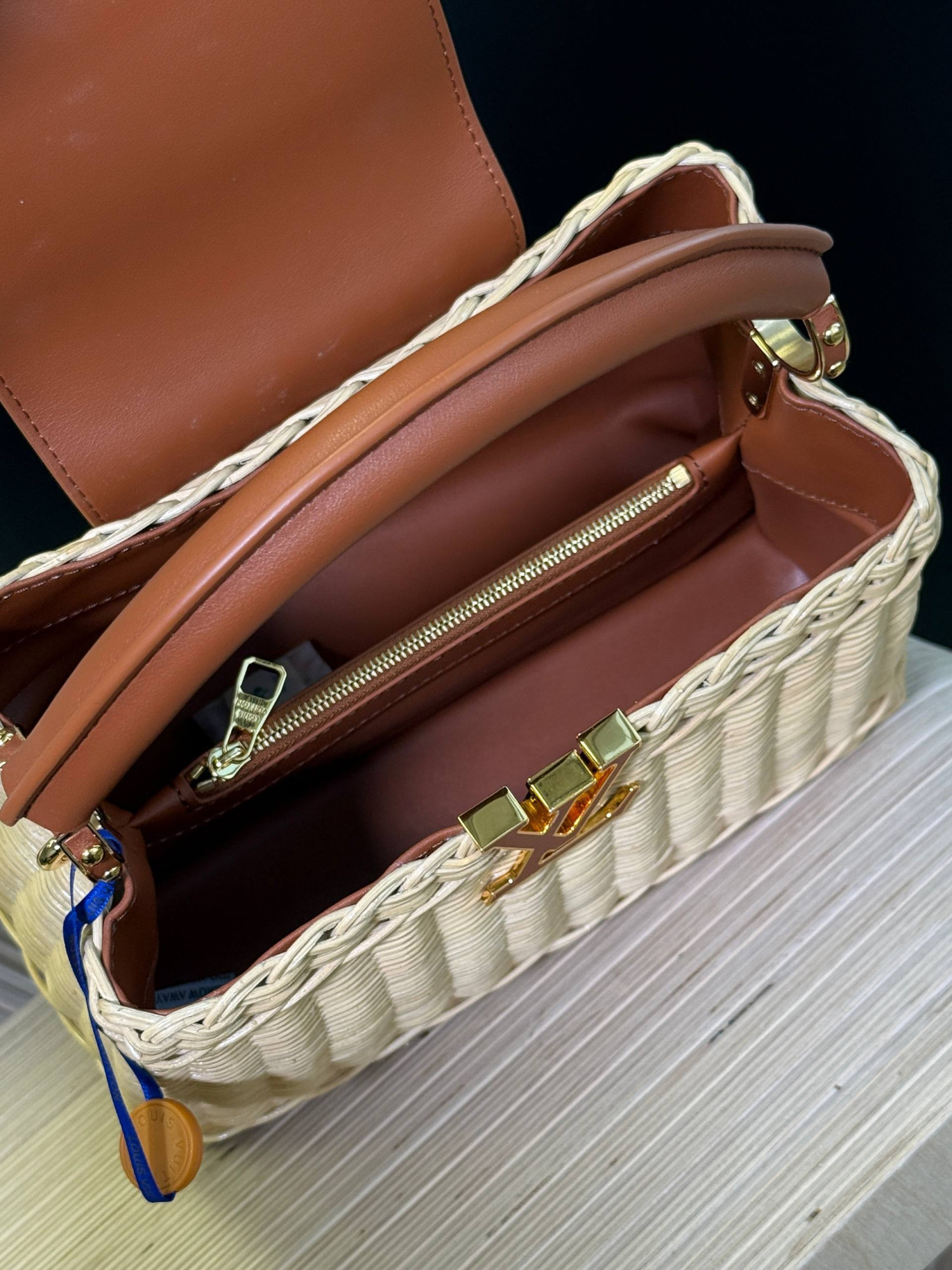 СУМКА LOUIS VUITTON детальное фото