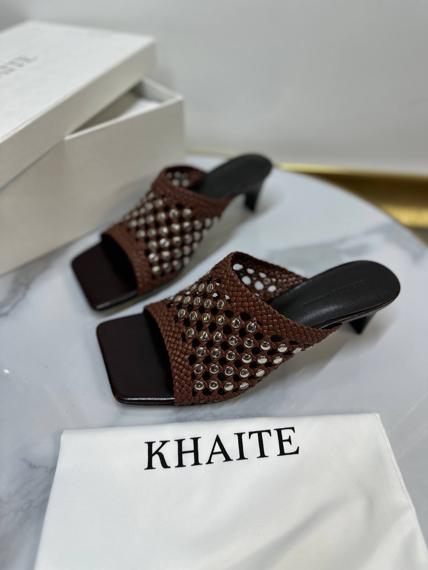 ШЛЕПКИ KHAITE детальное фото