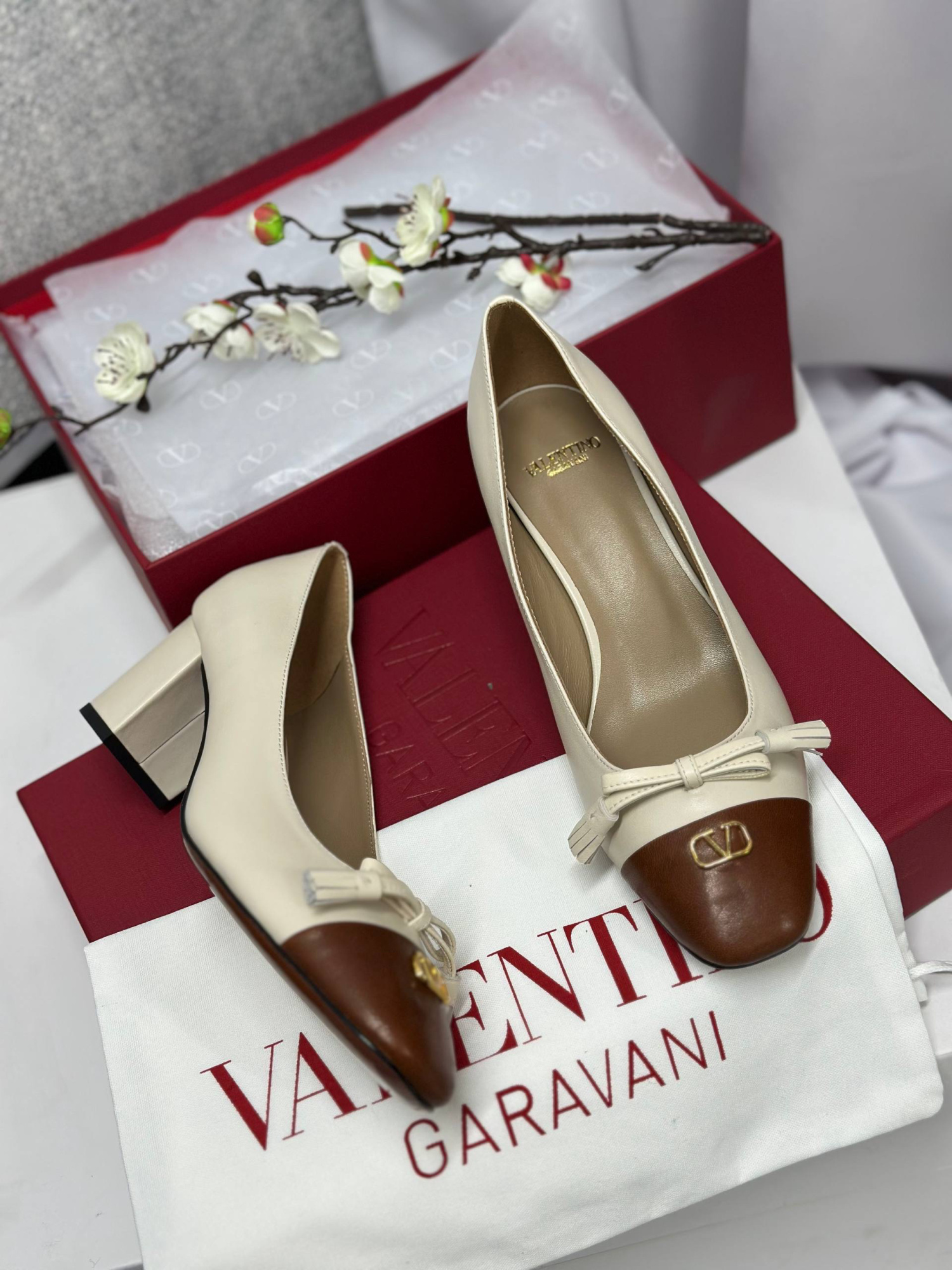 ТУФЛИ VALENTINO детальное фото