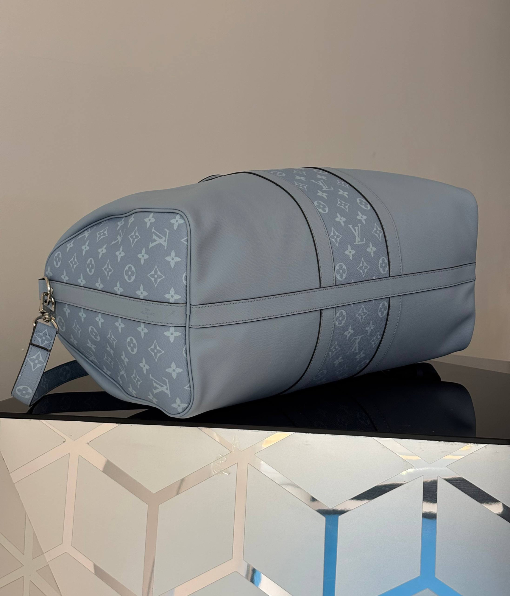 ДОРОЖНАЯ СУМКА LOUIS VUITTON детальное фото