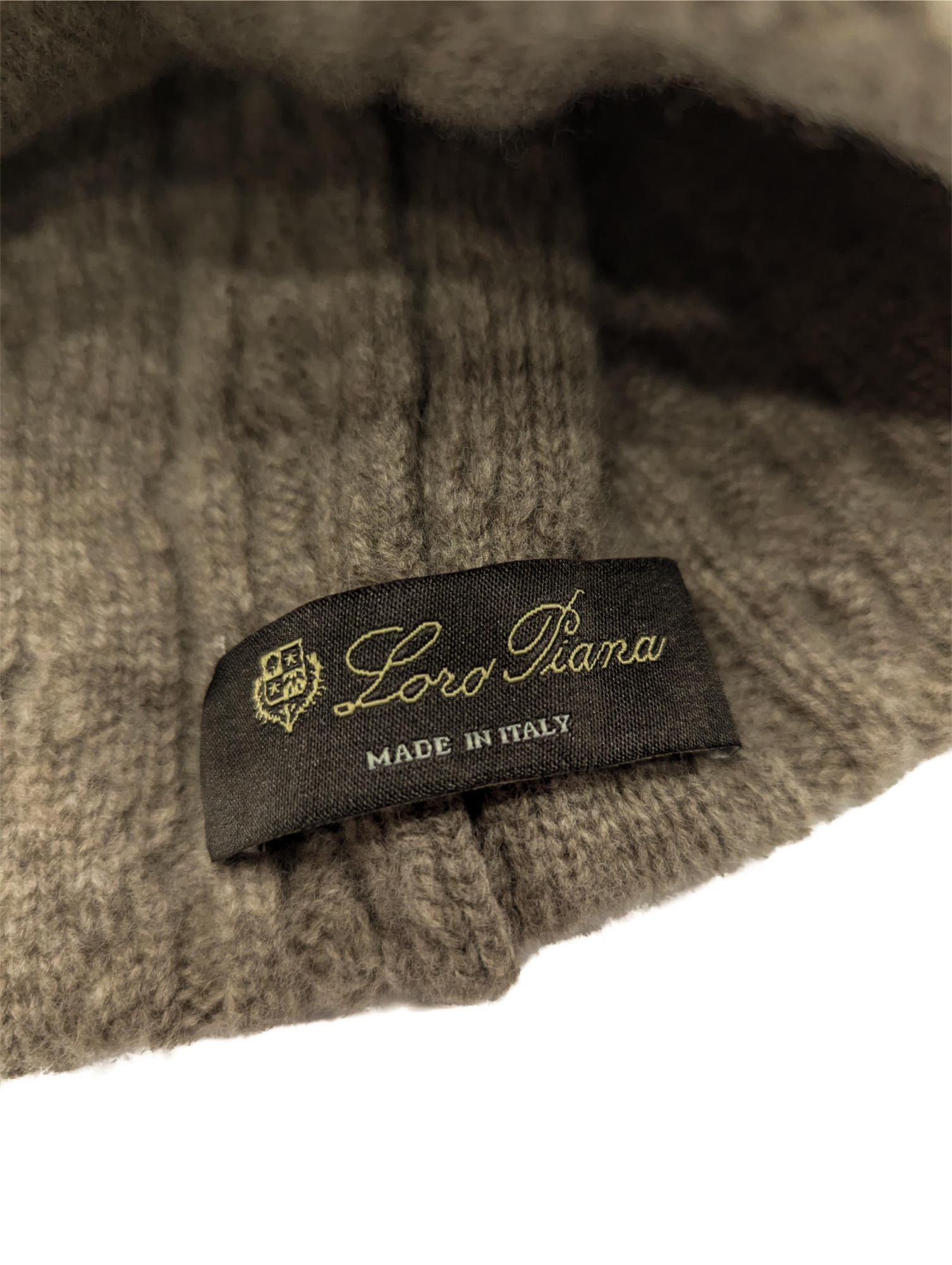 ШАПКА LORO PIANA детальное фото