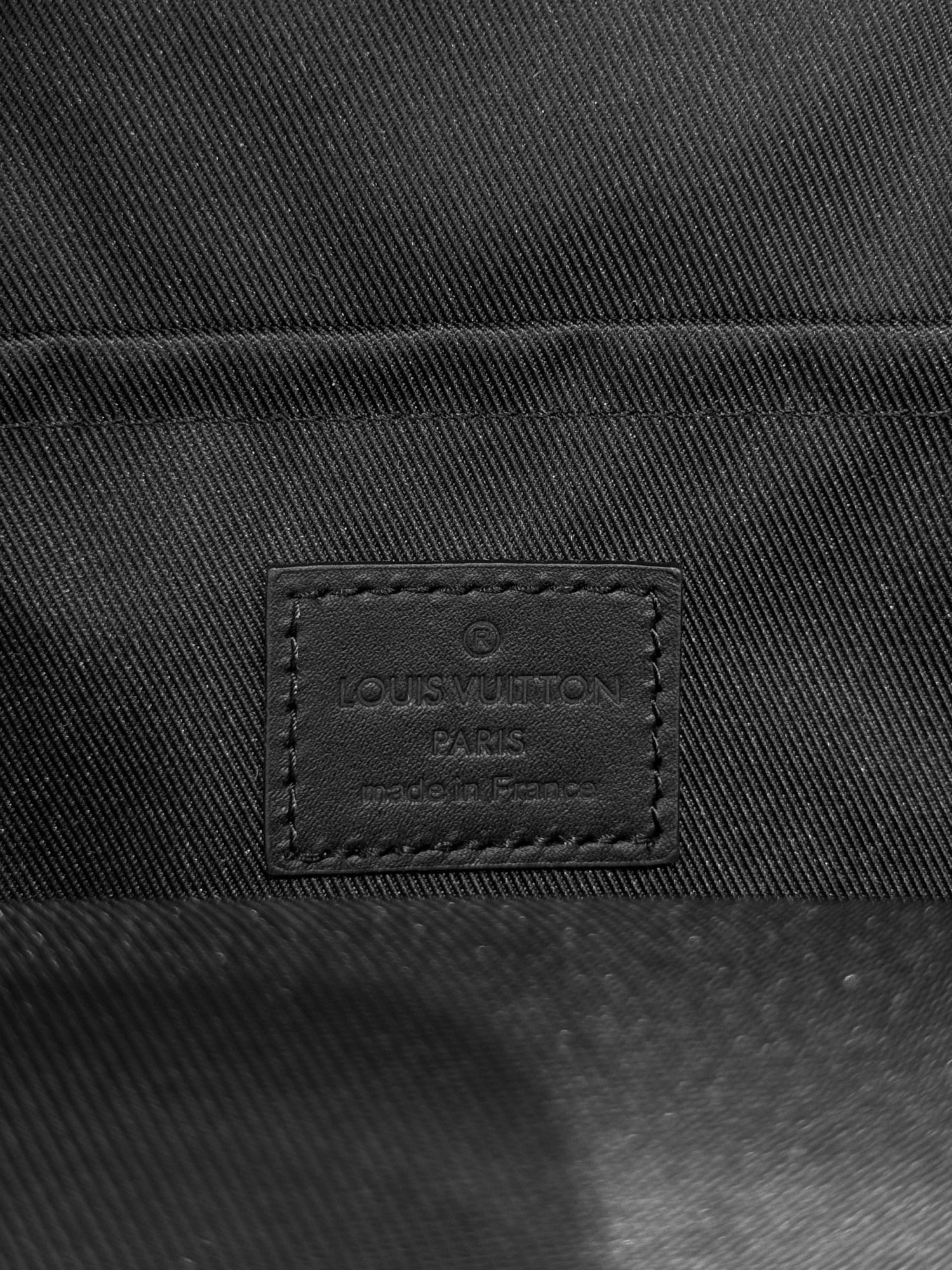 МУЖСКАЯ СУМКА СЛИНГ LOUIS VUITTON детальное фото