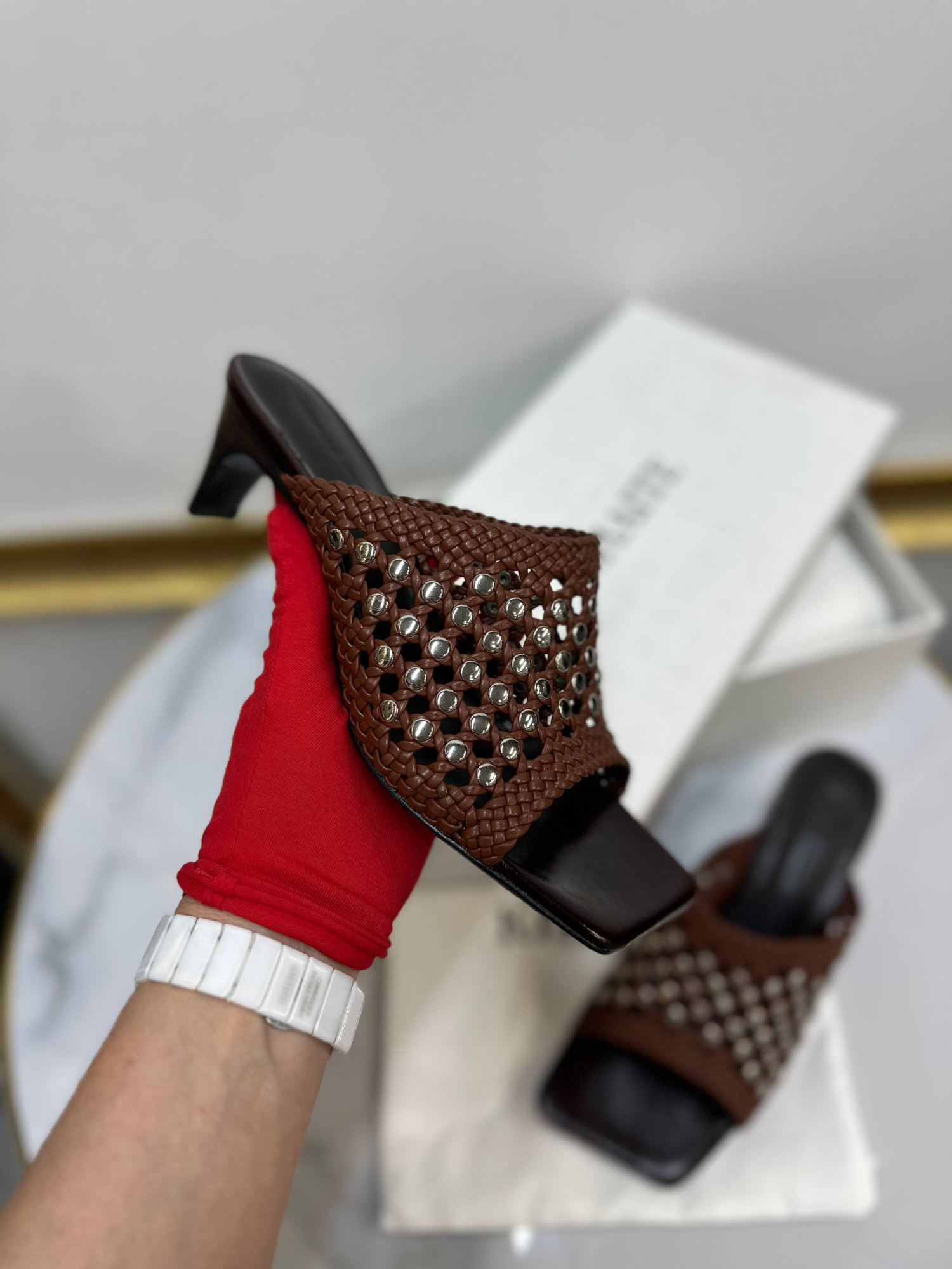 ШЛЕПКИ KHAITE детальное фото